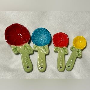 Set of 4 ceramic, floral  measuring spoons.